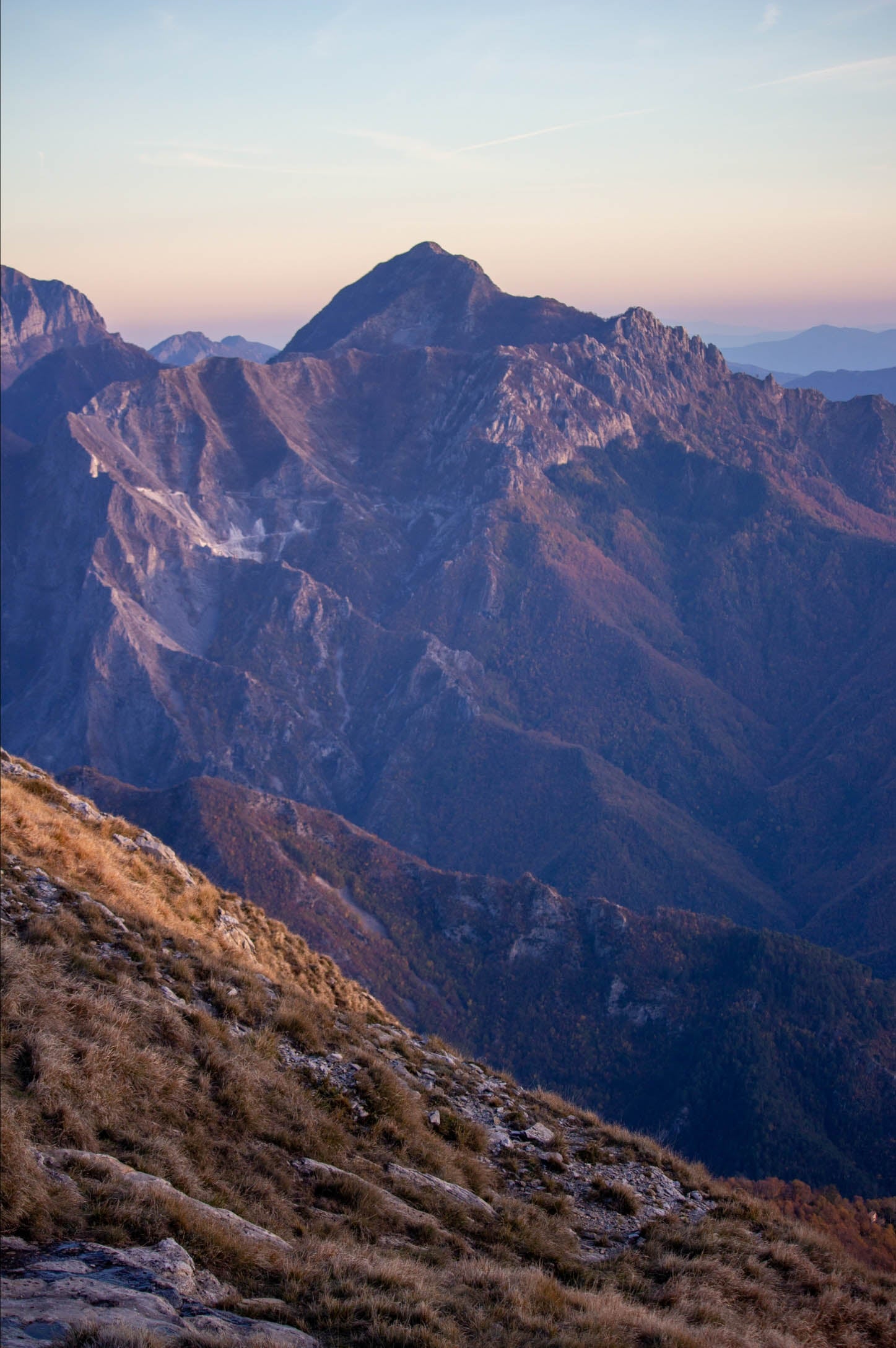 Vista montagne Alpi Apuane - Macchia Mediterranea - Toscana - 